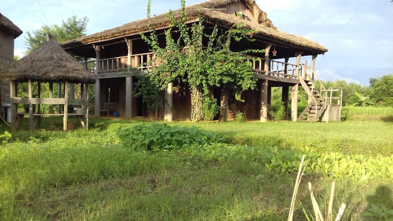 Shanta Ghar A Rustic Guesthouse Чітаван Екстер'єр фото